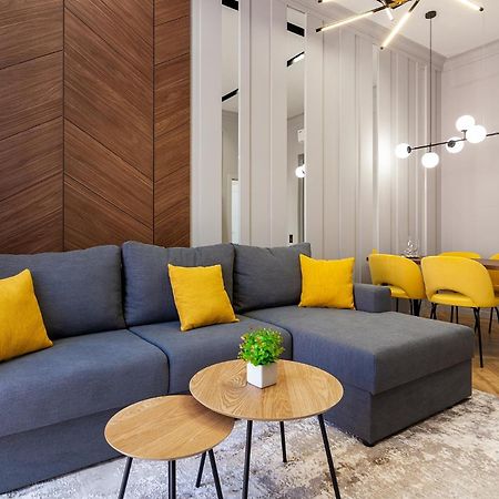 Royal Aparts Multi Lviv Ngoại thất bức ảnh