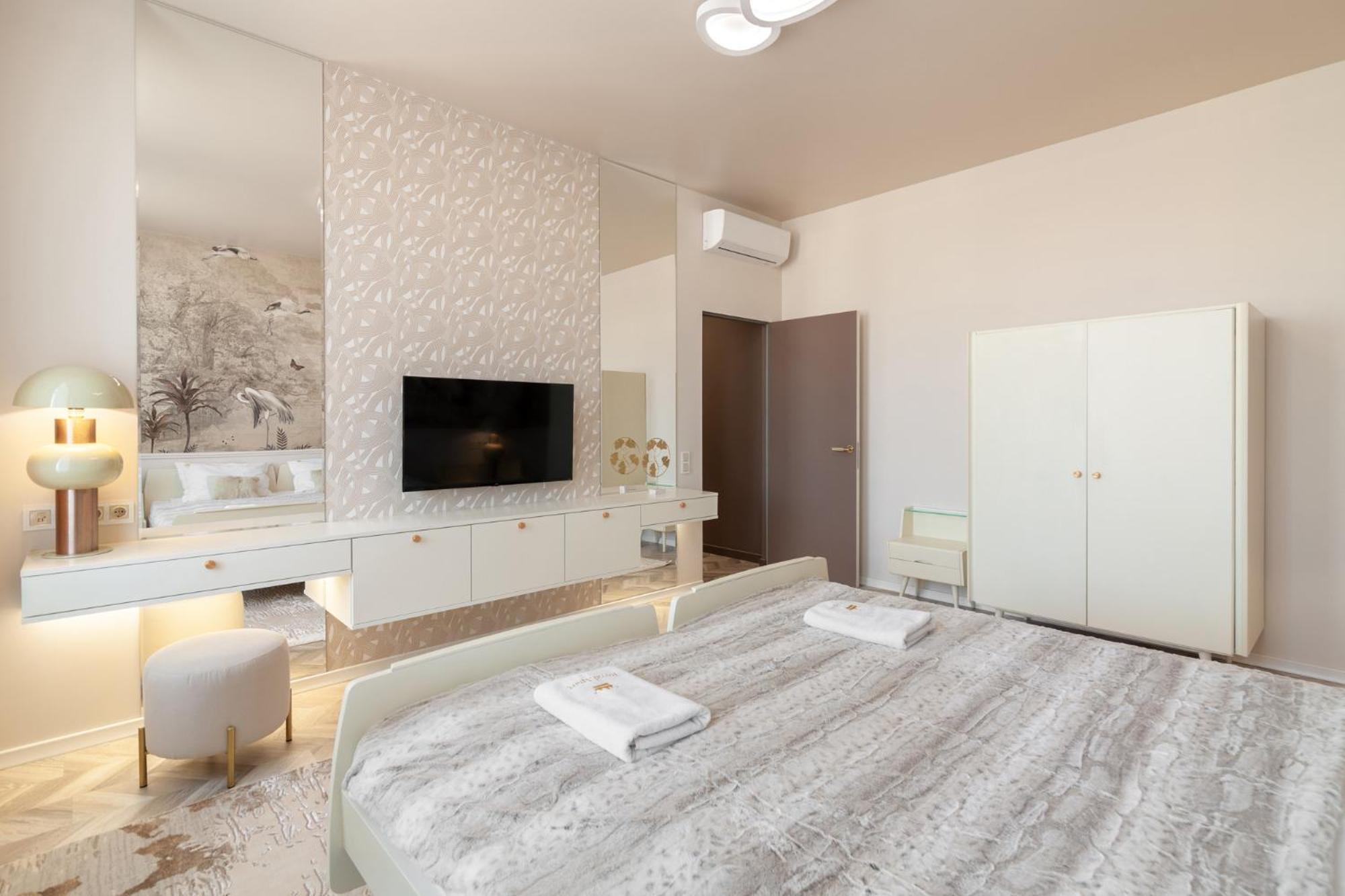 Royal Aparts Multi Lviv Ngoại thất bức ảnh