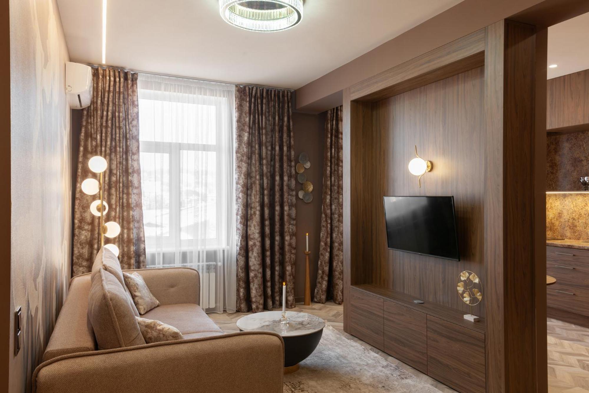 Royal Aparts Multi Lviv Ngoại thất bức ảnh