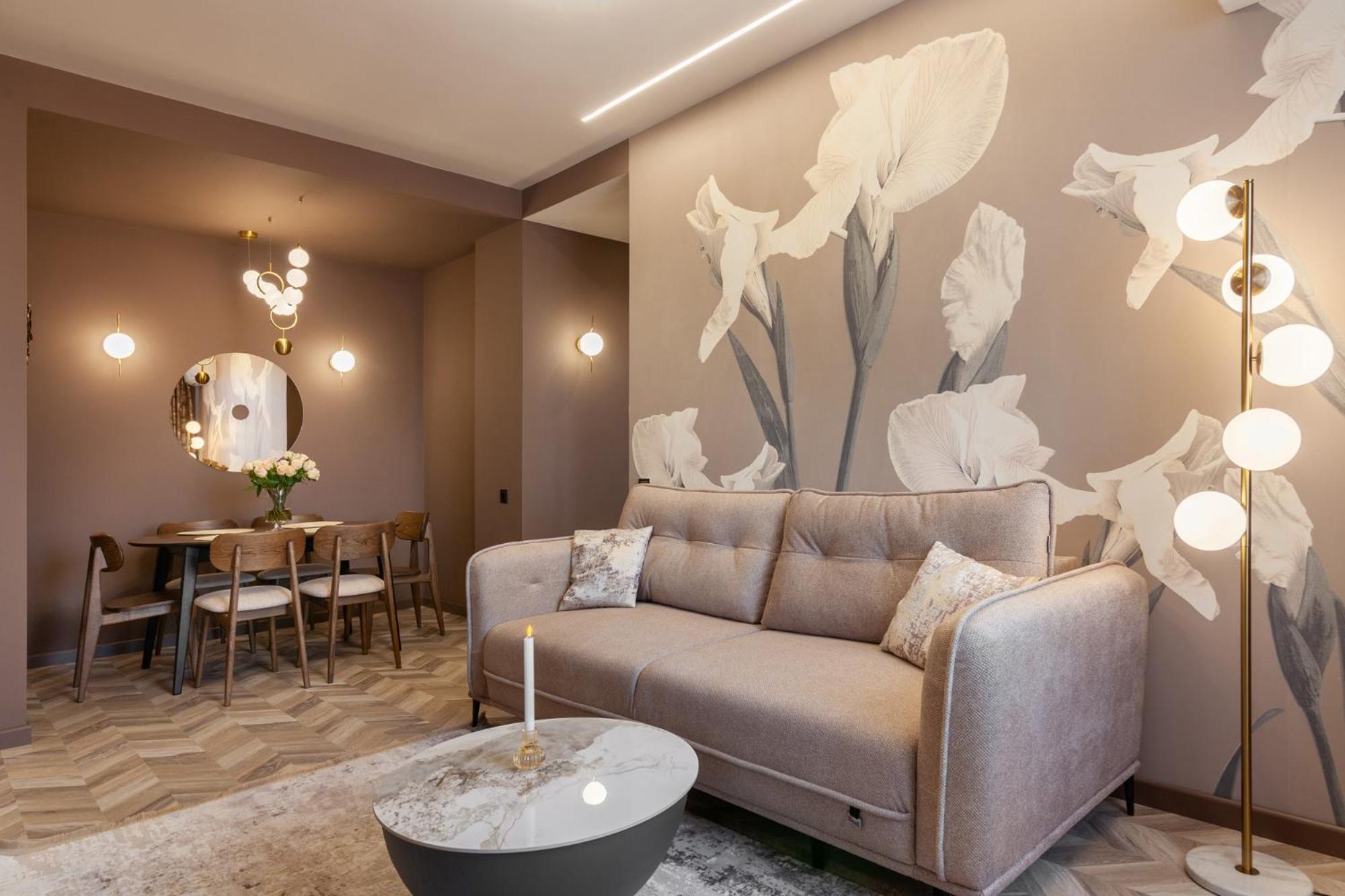 Royal Aparts Multi Lviv Ngoại thất bức ảnh